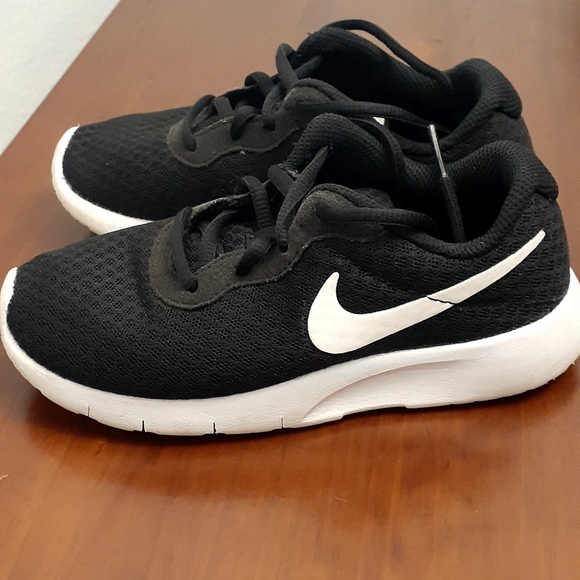 nike tanjun 12c